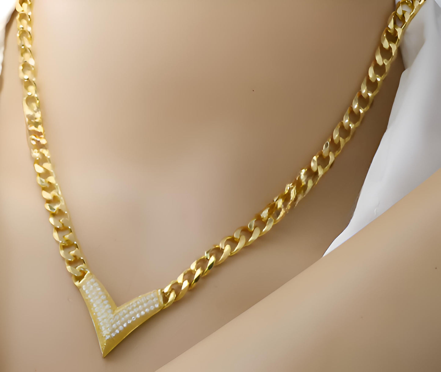 Bold Elegance ā Gold-Plated "V" Jewelry Set