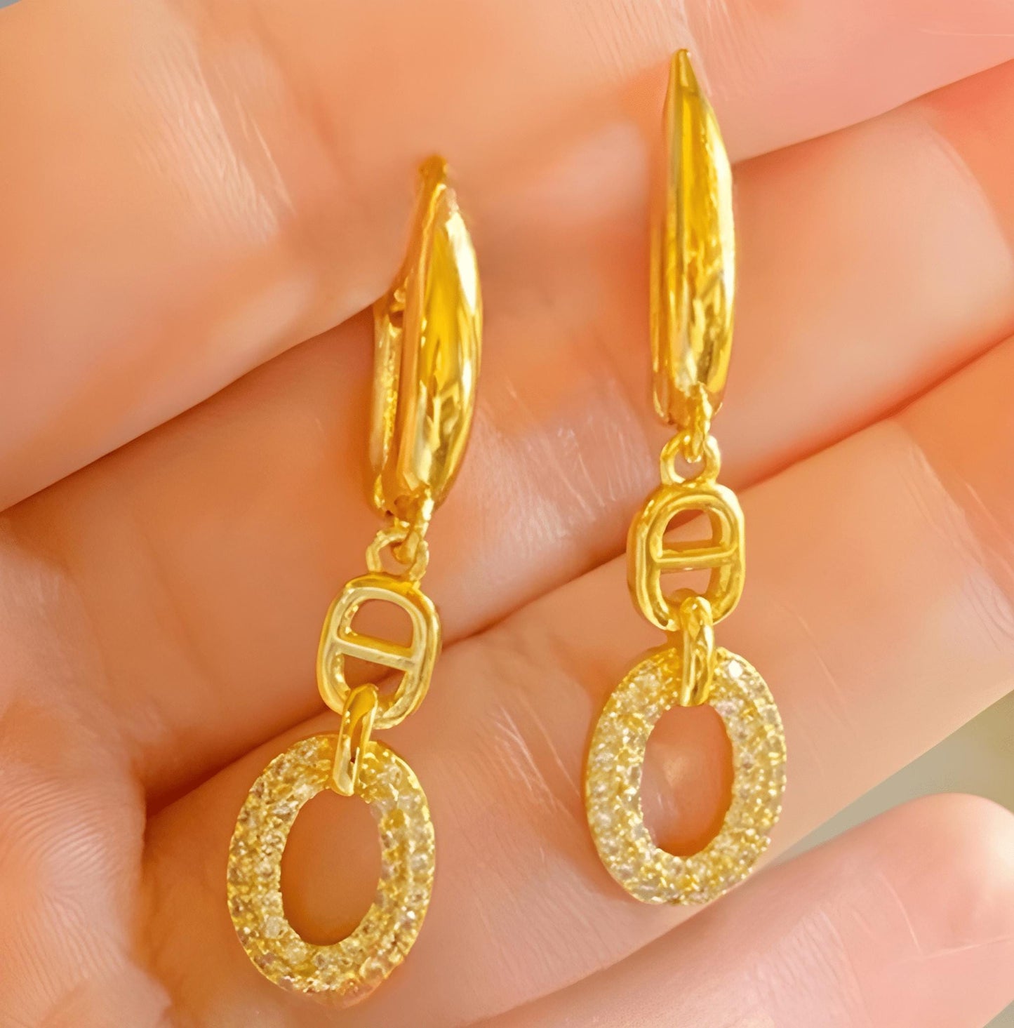 Gold-Plated Oval Link Jewelry Set – Stylish Necklace & Earrings with Cubic Zirconia Stones