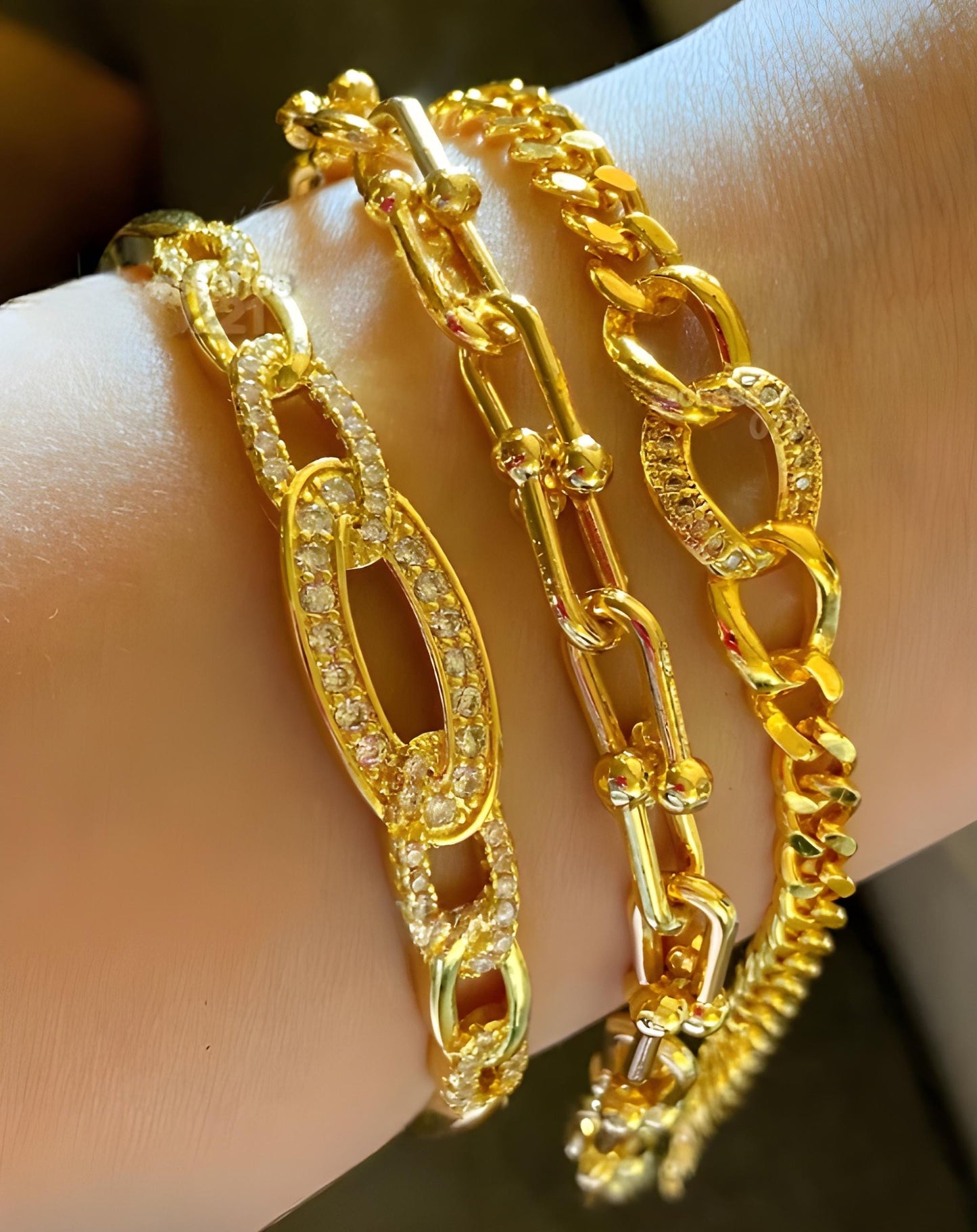 Gold-Plated Anklet with Coin, Pearl & Crystal Charms – Women’s Adjustable Foot Chain