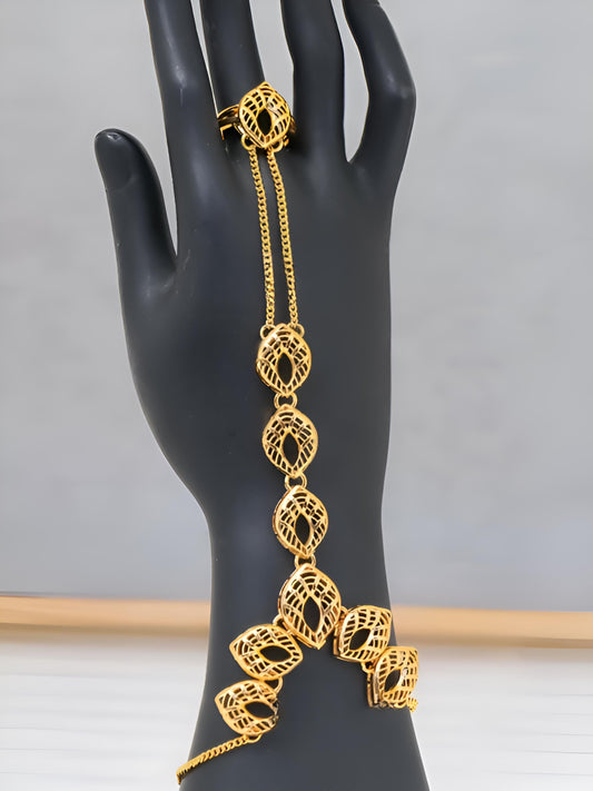 Gold-Plated Hand Chain Bracelet with Ring – Intricate Leaf Design – Elegant Arabic Jewelry for Women