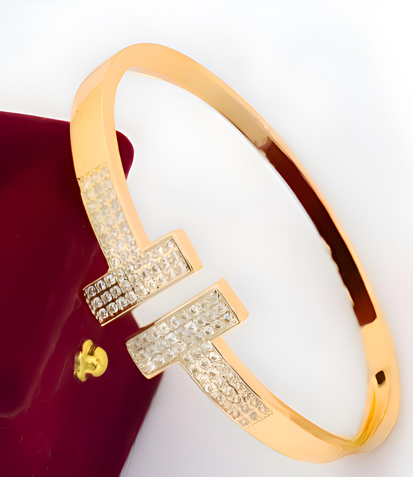 Elegant Gold-Plated Bracelet & Ring Set for Women – Dazzling Crystal Accents – Arabic Inspired Jewelry Gift