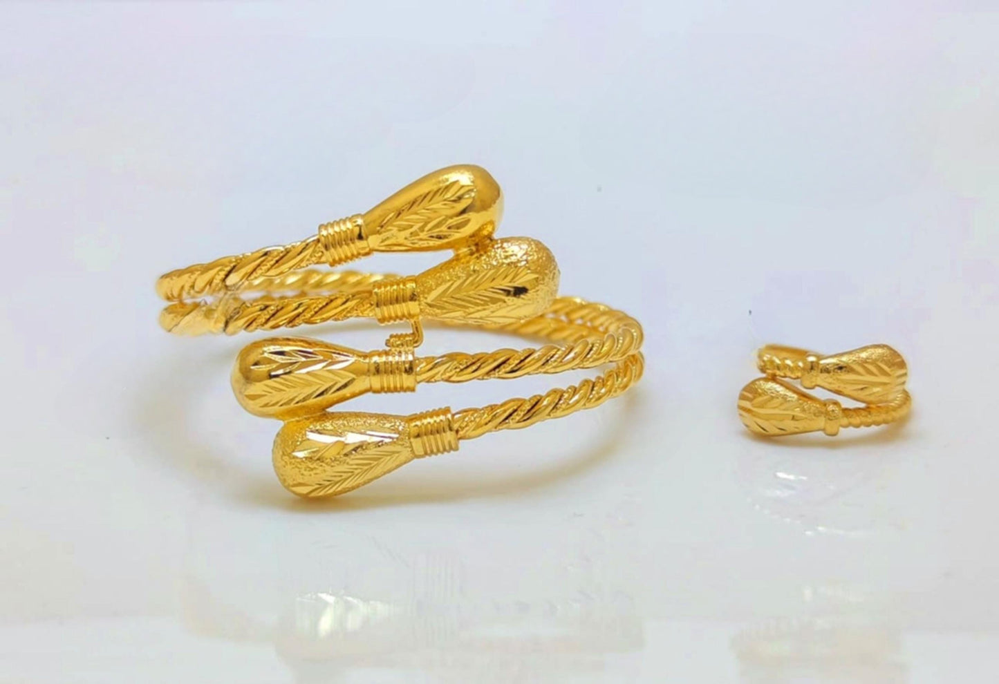 Gold-Plated Leaf Bracelet & Ring Set: Elegant Crystal Accents