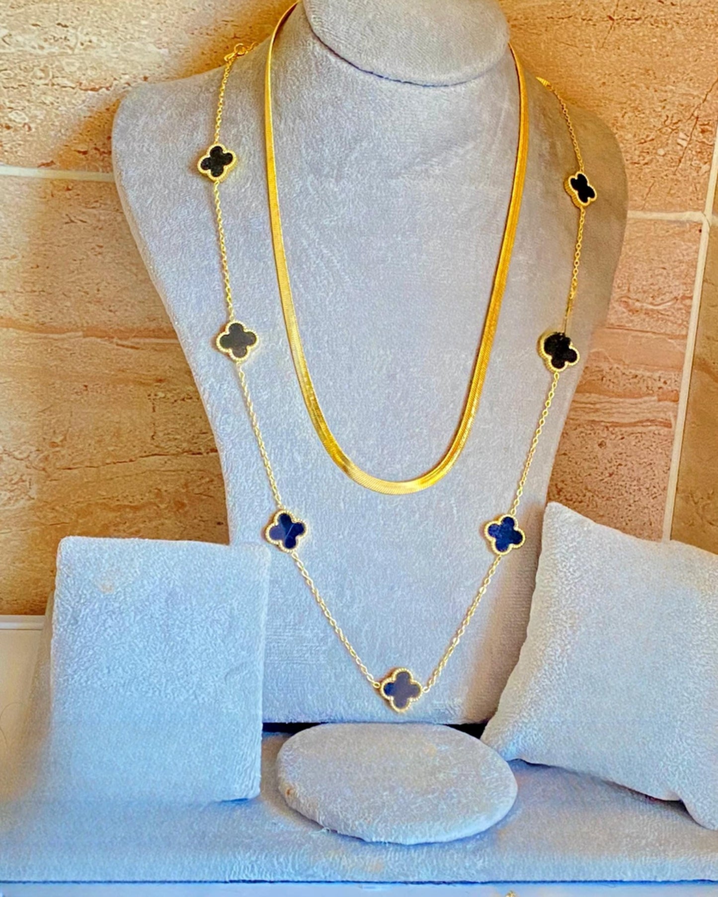 Gold-Plated Black Clover Jewelry Set – Necklace, Bracelet, Earrings & Ring for Women