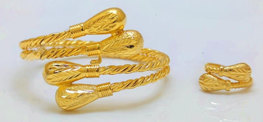 Gold-Plated Leaf Bracelet & Ring Set: Elegant Crystal Accents