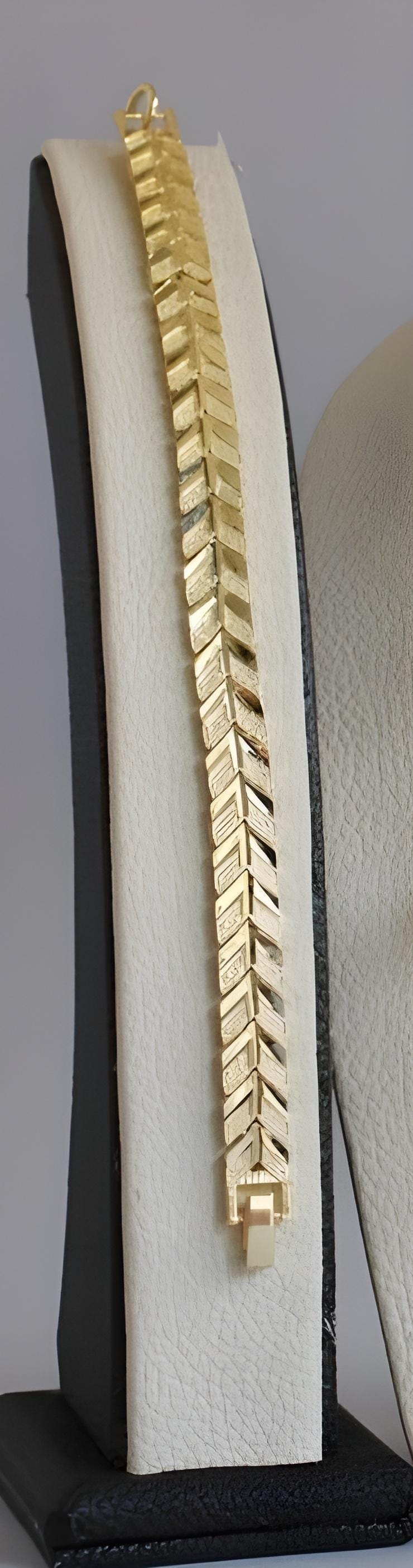 Gold-Plated V-Shape Jewelry Set – Arabic Necklace, Bracelet, Earrings & Ring