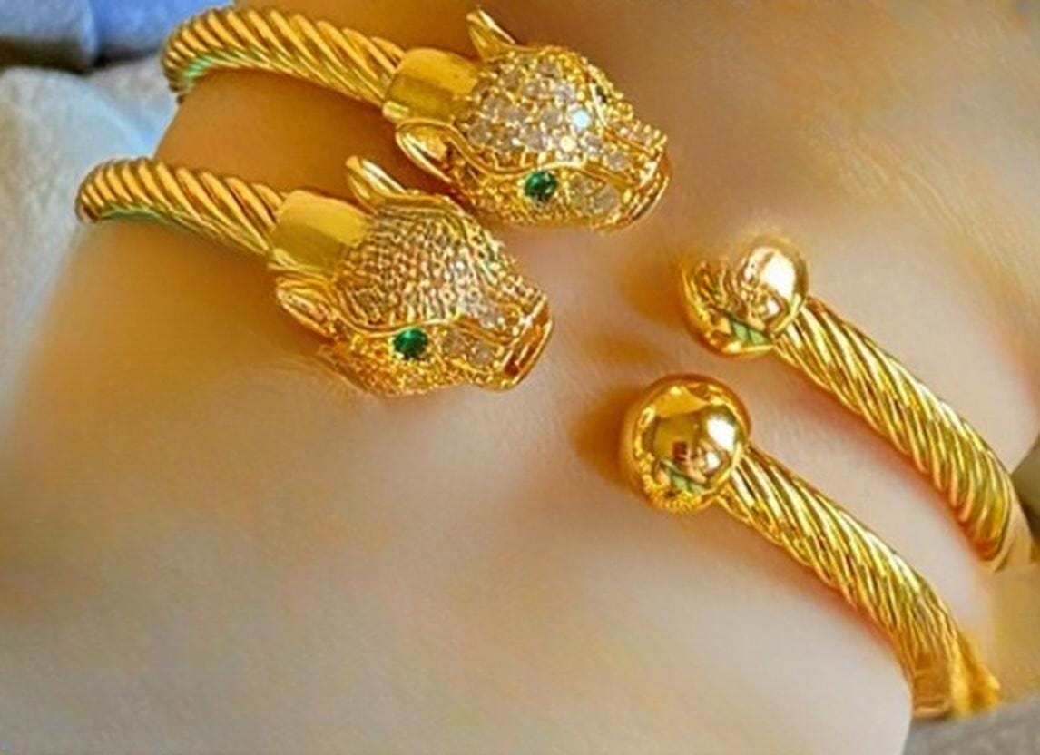 Gold-Plated Panther Head Cuff Bracelet: Elegant Animal Design
