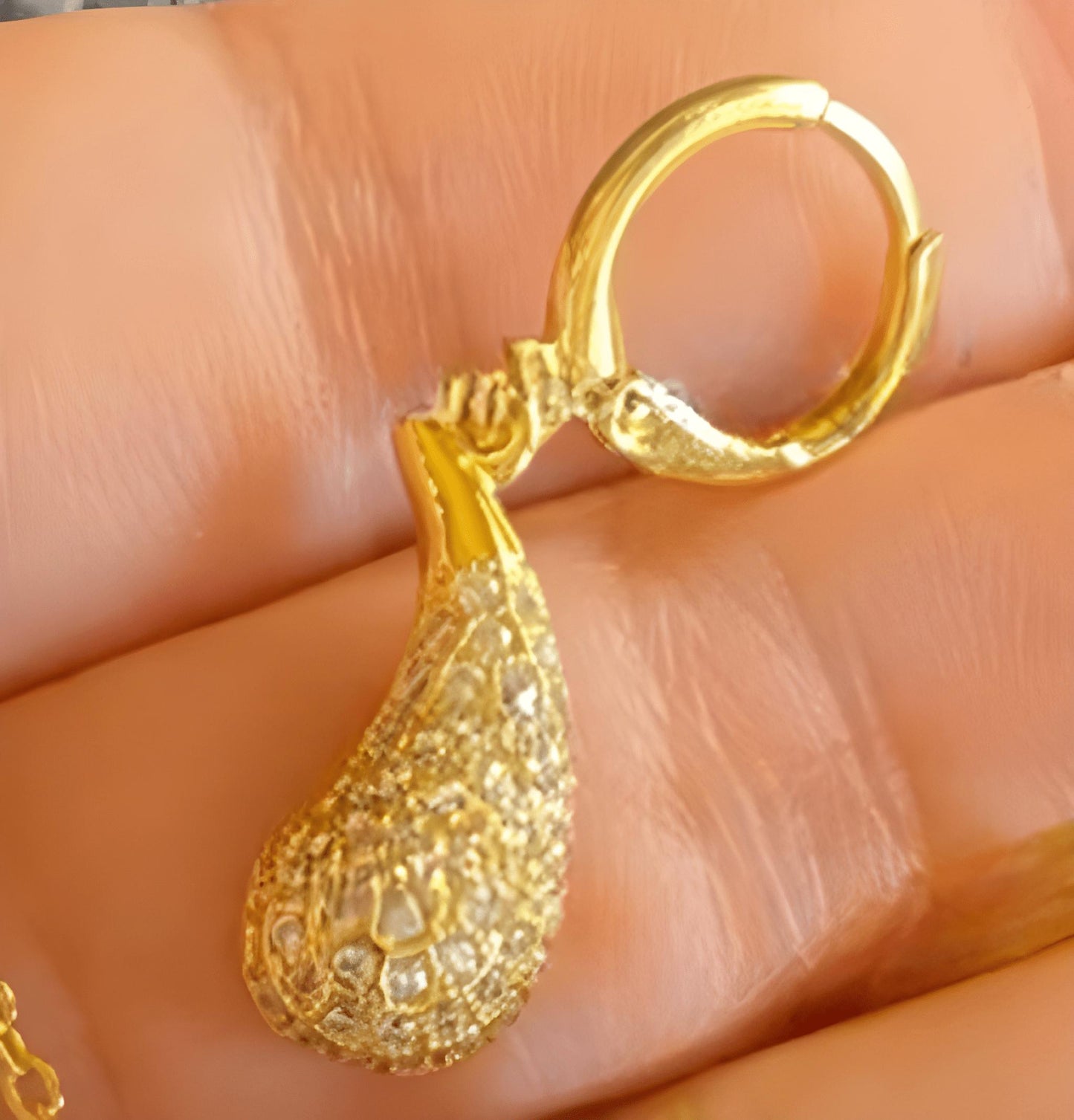 Gold-Plated Teardrop Jewelry Set – Sparkling Necklace & Earrings with Cubic Zirconia Stones