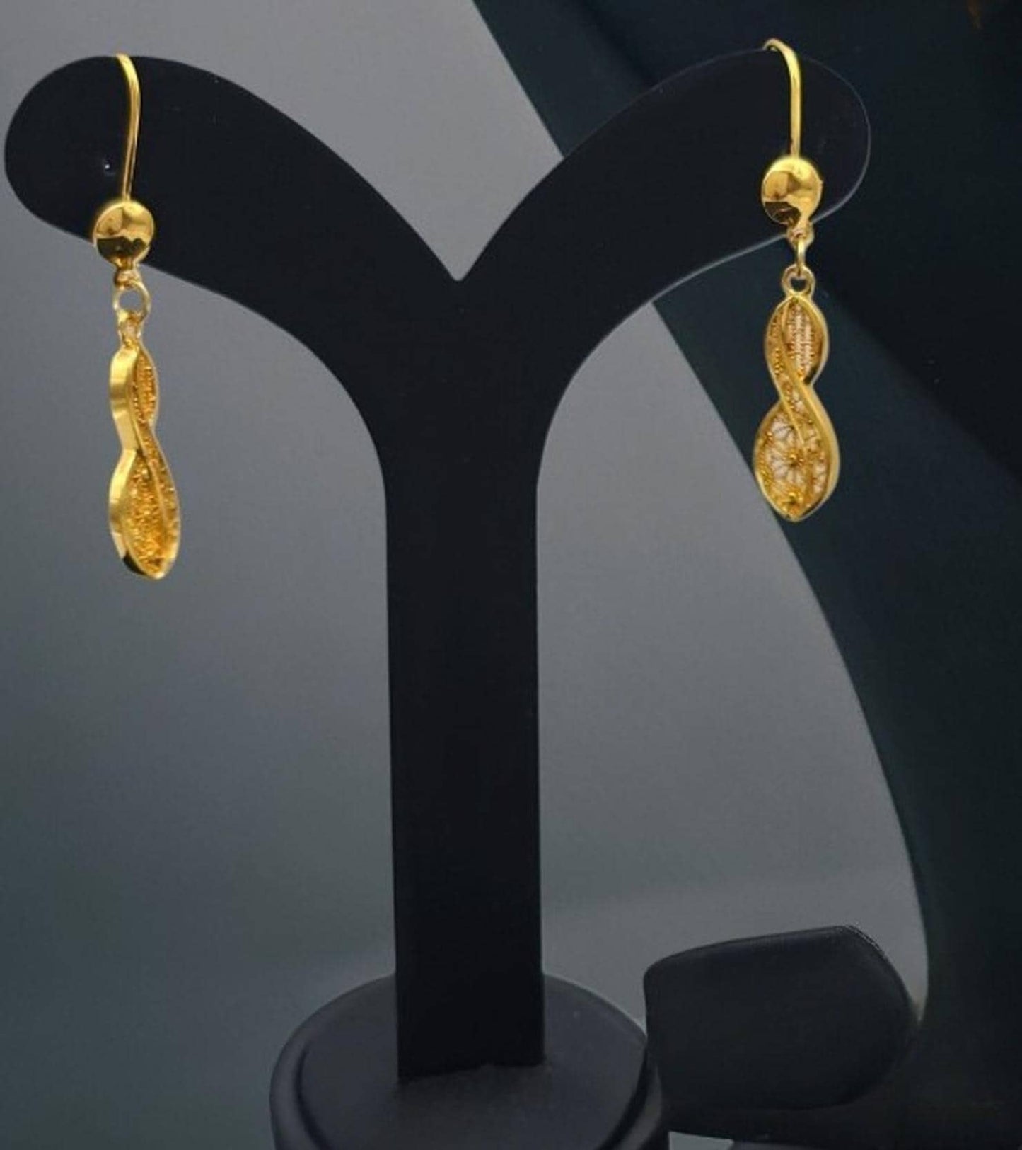 Gold Plated Filigree Jewelry Set Leaf Necklace Bracelet Earrings Ring