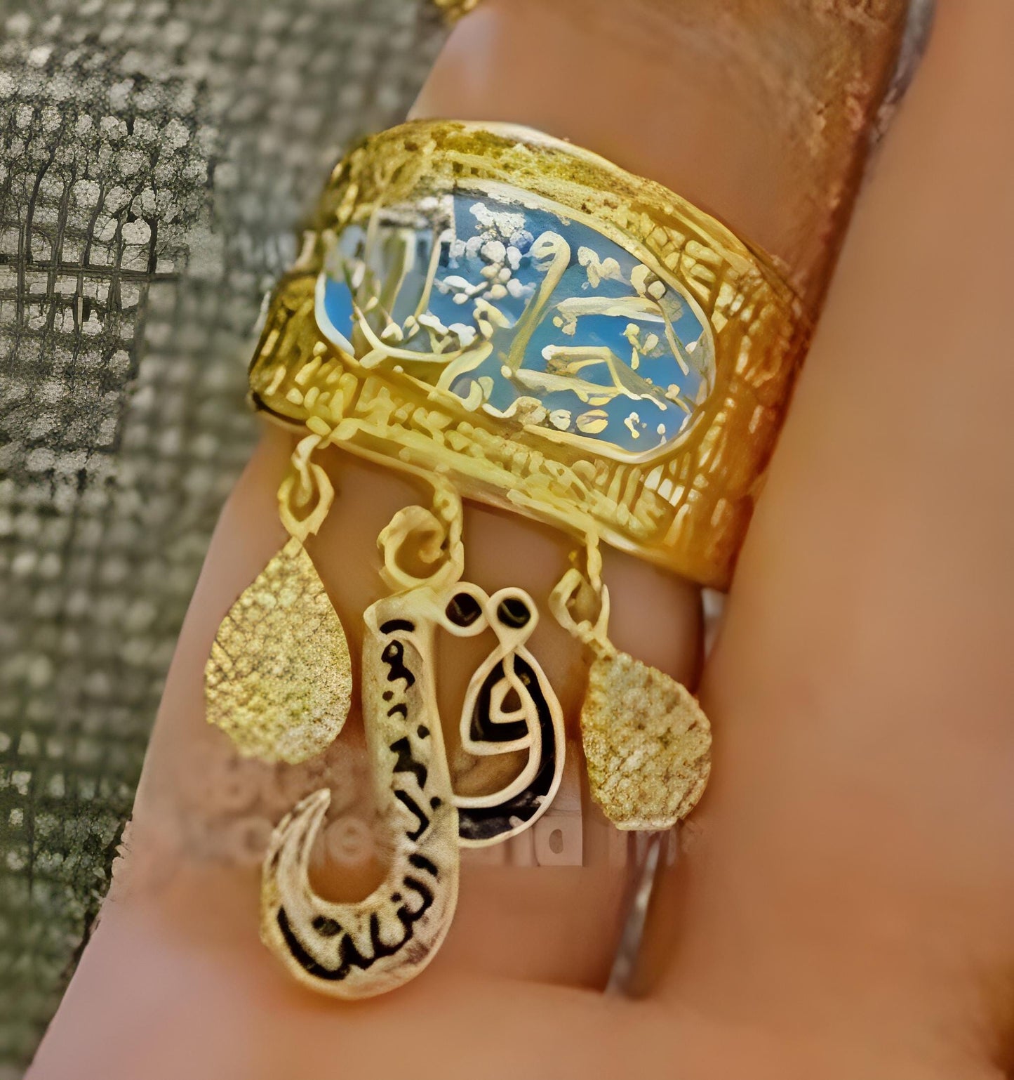 Gold-Plated Islamic Jewelry Set: Moon & Arabic Calligraphy Design