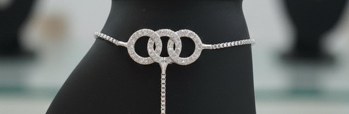 Luxury Silver Heart Hand Chain Bracelet Elegant Romantic Jewelry