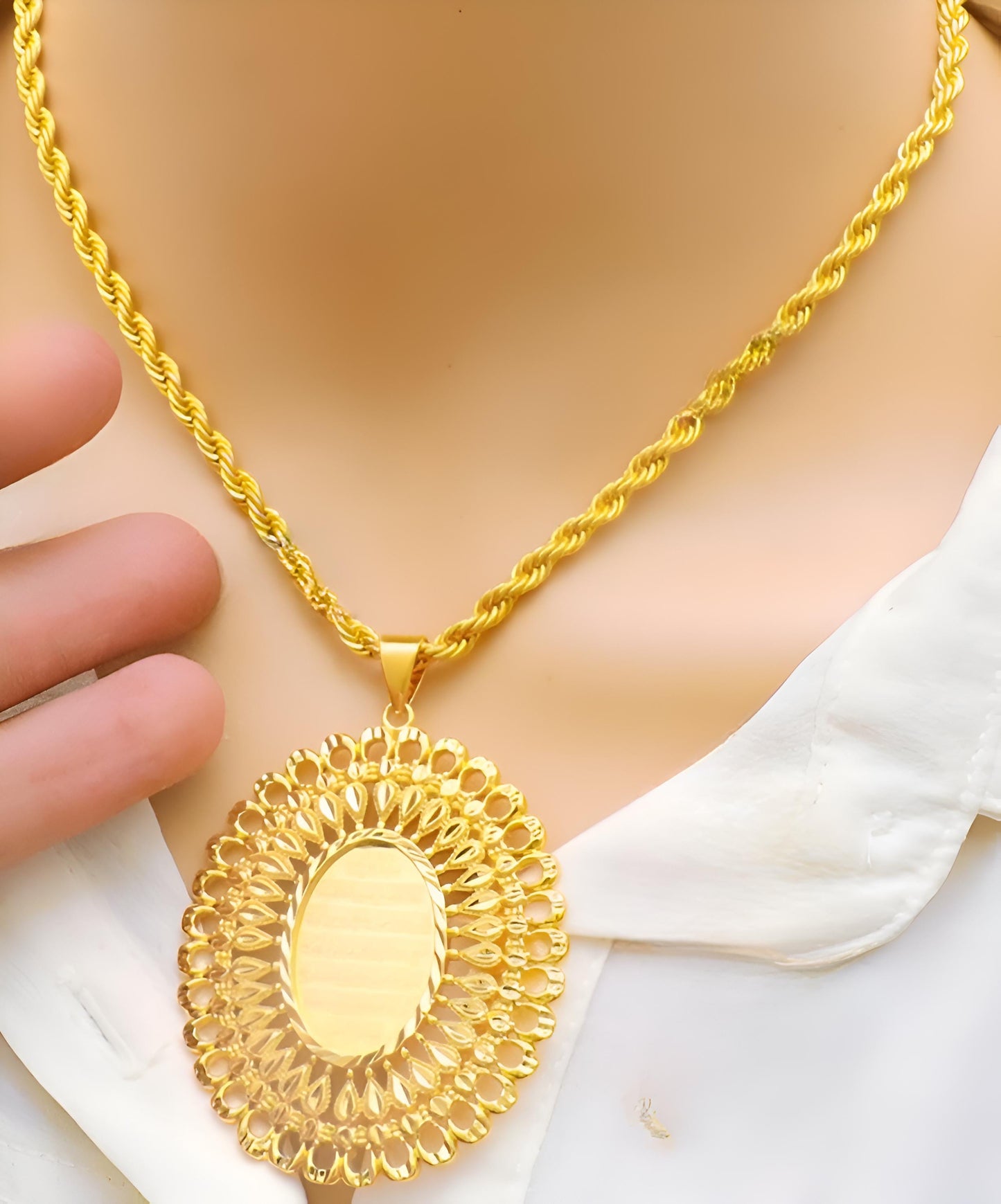 Gold-Plated Arabic Jewelry Set – Heart  Sun Motif – Statement Necklace, Bracelet, Ring & Earrings