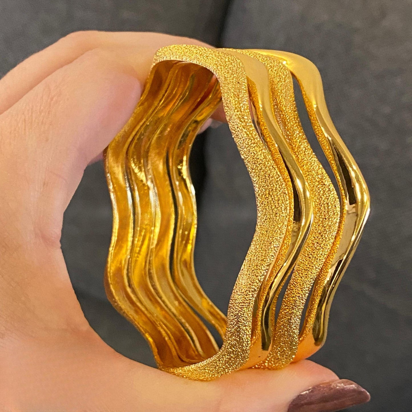 Gold-Plated Wavy Bangle Set – 4-Piece Stackable Textured Bracelets for Women